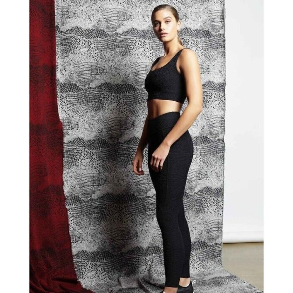 TWENTY Montreal BNWOT Womens "Caimen" Crocodile Legging size Medium NEW Active